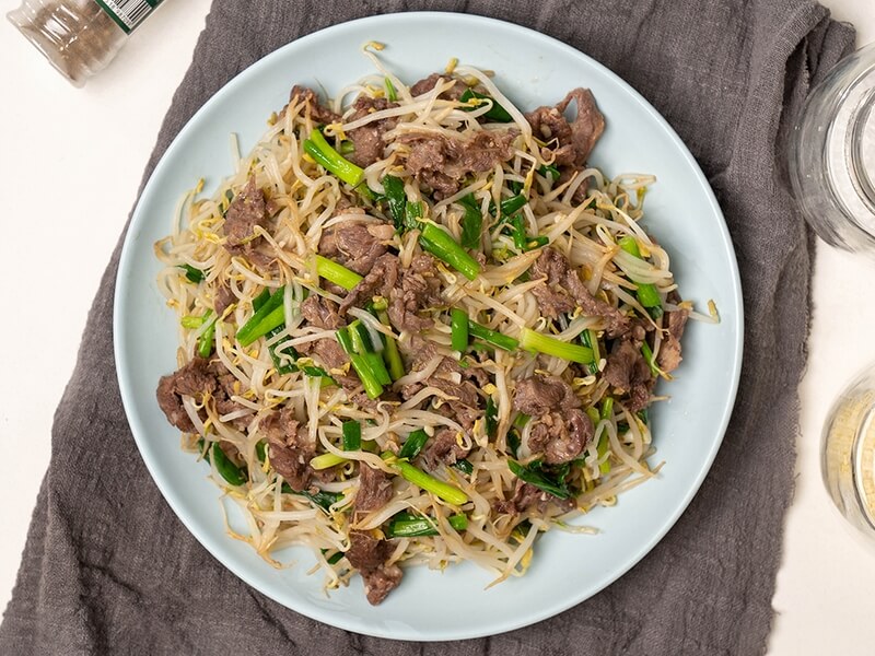 Cơm thịt xào giá đỗ